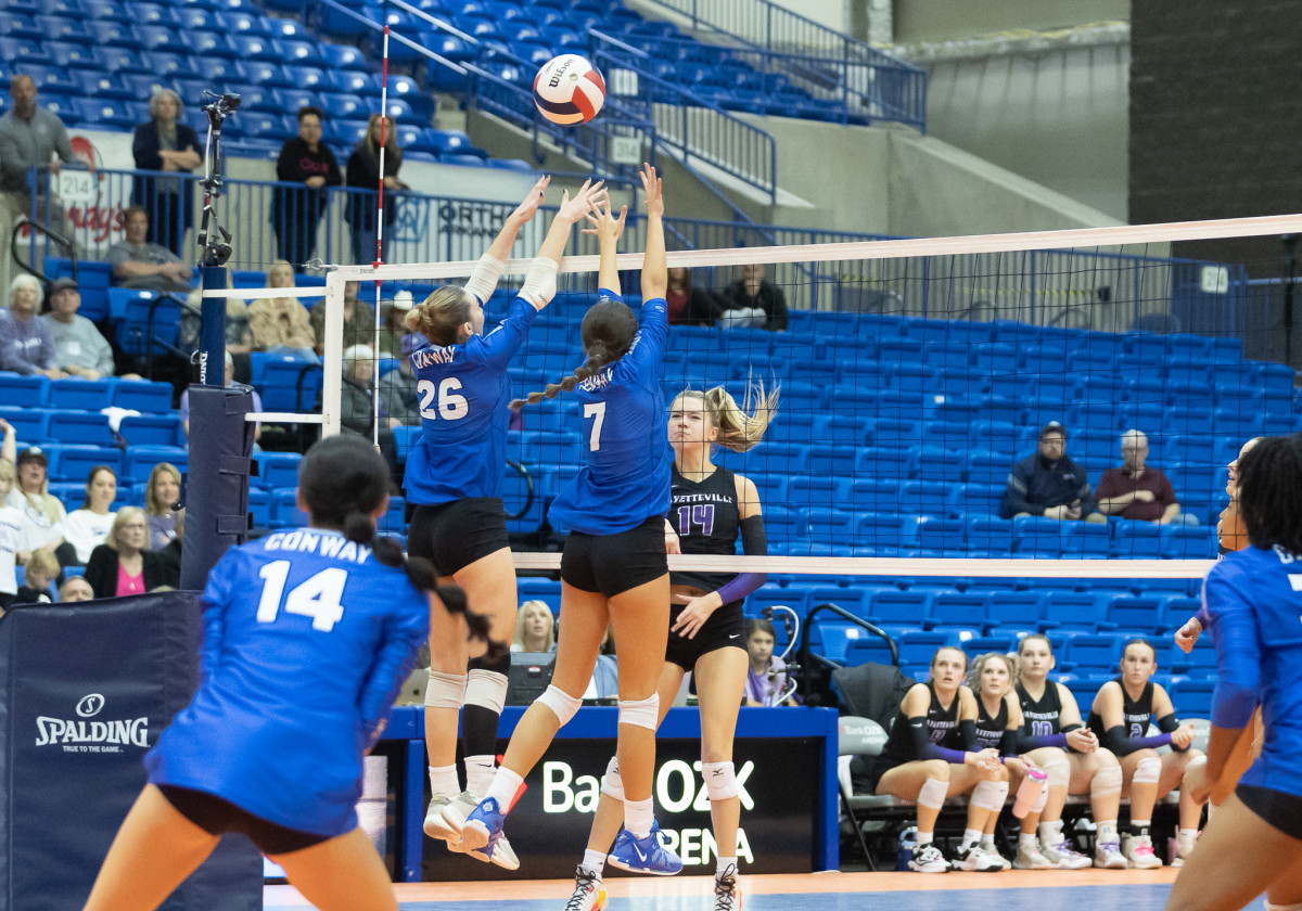Fayetteville-Conway Volleyball Final__00016